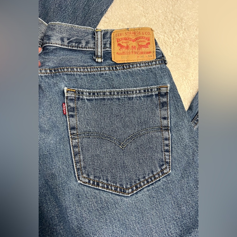Levi's 505 Classic Straight Men's Jeans in Denim Blue size 38x34